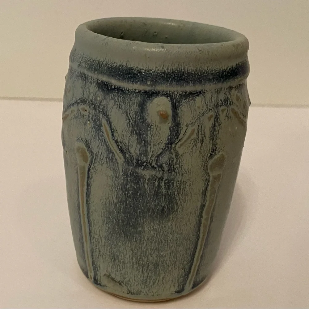 GINNY AUGUST VASE STUDIO WARE ART POTTERY BLUE 4” USA HOME ACCENT HANDMADE